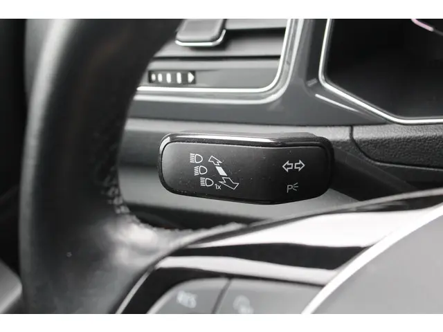 Volkswagen T-Roc 1.5 TSI Sport 2020 Benzine 23