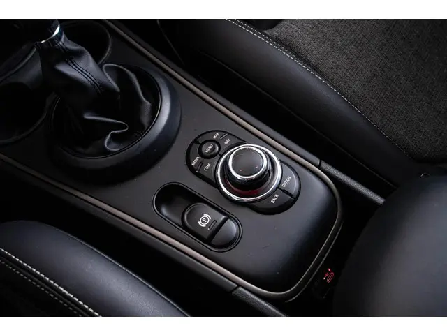 MINI Countryman Cooper SE ALL4 2022 Hybride Benzine 31