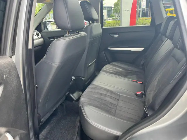 Suzuki Vitara 1.6 High Executive 2018 Benzine 5