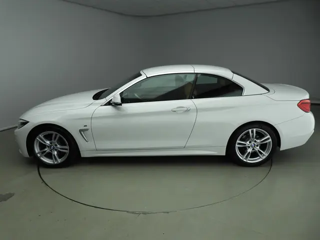 BMW 4 Serie Cabrio 430i 2019 Benzine 35