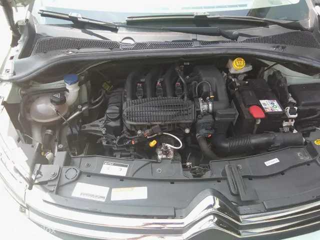 Citroën C3 1.2 PureTech Live 2016 Benzine 9