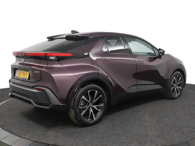 Toyota C-HR 2