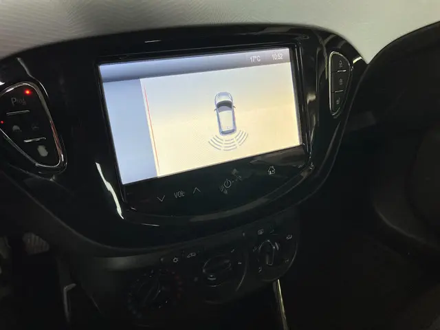 Opel ADAM 1.4 Bi-Fuel Jam 2014 Benzine 14