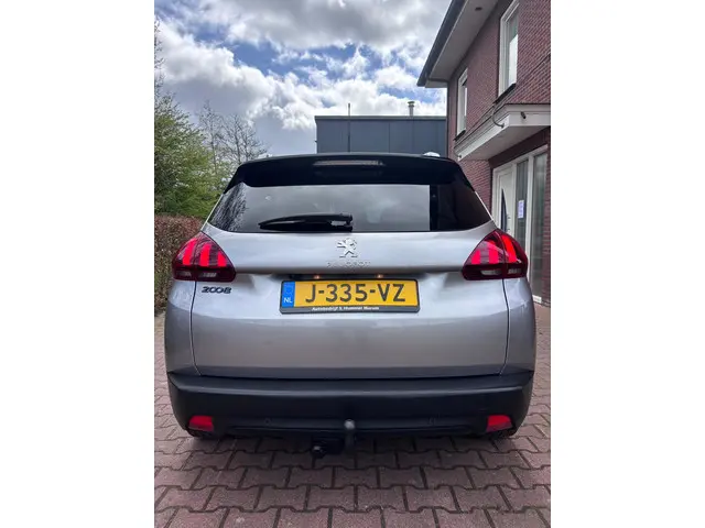 Peugeot 2008 1.2 PureTech Allure 2018 Benzine 13