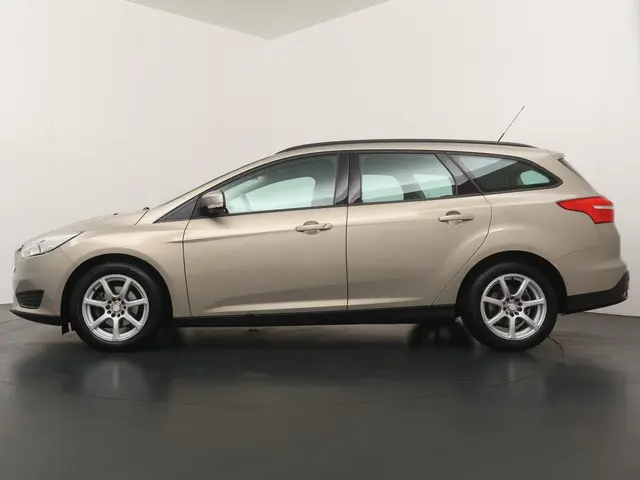 Ford Focus Wagon 1.0 Trend 2017 Benzine 2
