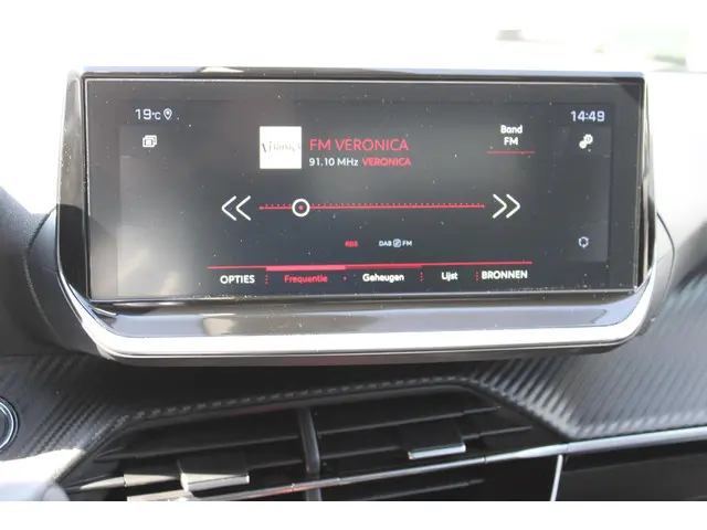 Peugeot 2008 1.2 PT AUTOMAAT ALLURE PACK 2022 Benzine 19