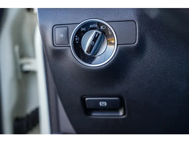 Mercedes-Benz B-Klasse 180 Ambition 2015 Benzine 22