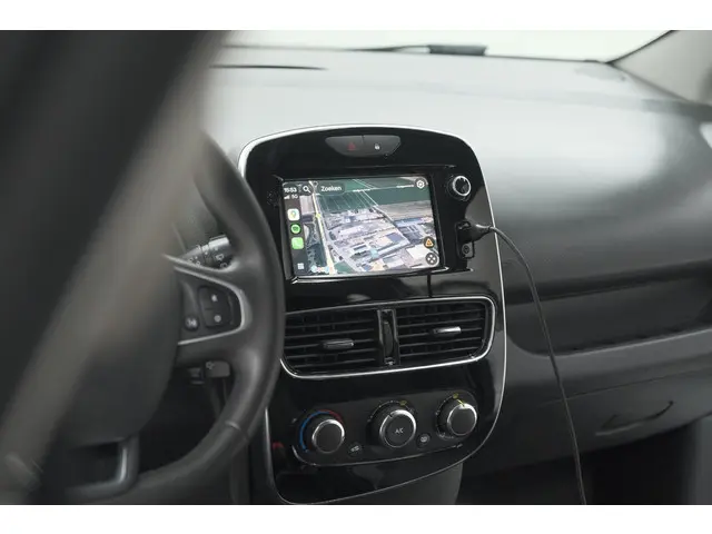 Renault Clio Estate TCe 90 Limited 2019 Benzine 51