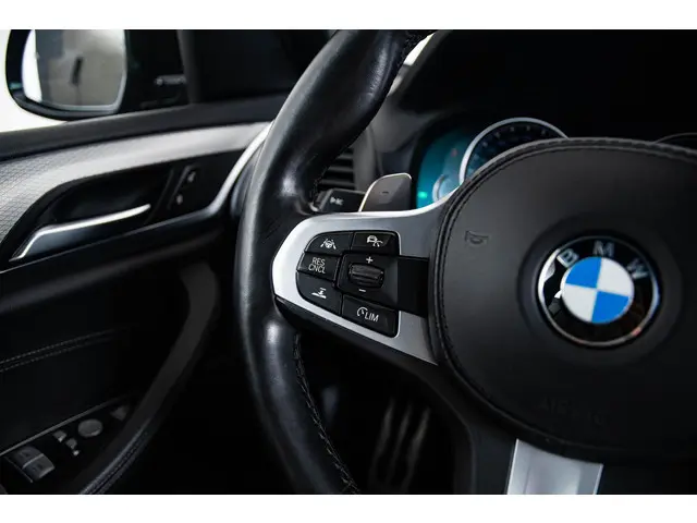 BMW X3 xDrive20i High Executive 2018 Benzine 30