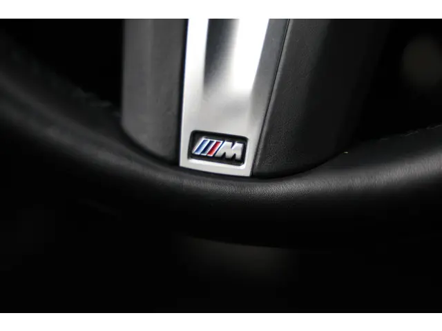 BMW 1 Serie 118i M-Sport Aut. 2023 Benzine 43