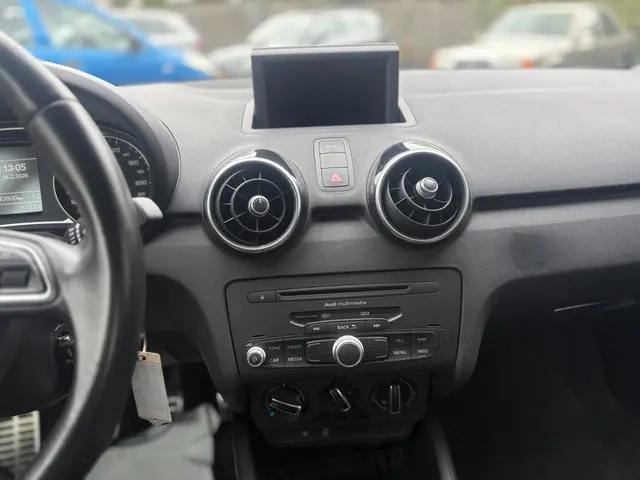 Audi A1 1.2 TFSI Admired 2013 Benzine 12