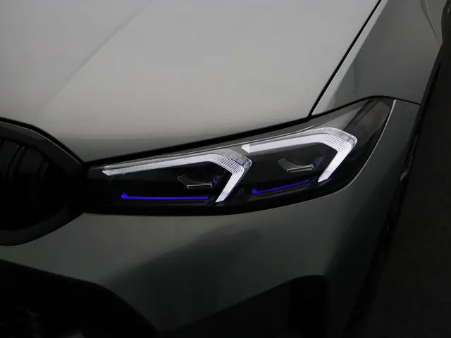 BMW 3 Serie Sedan 320e 2025 Hybride Benzine 7