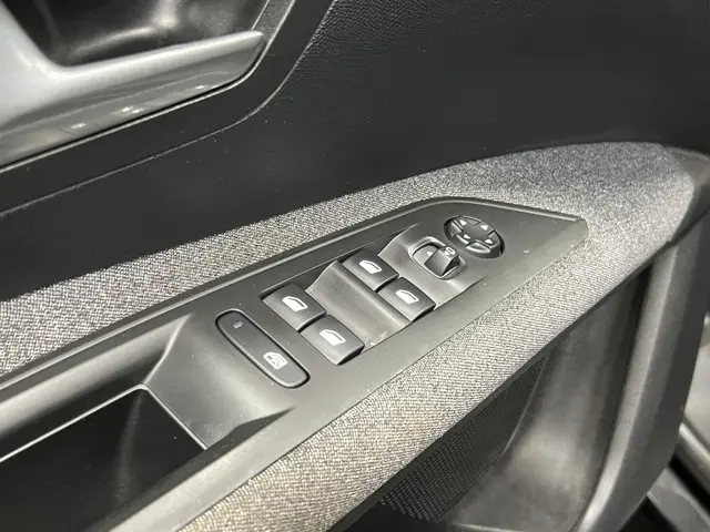 Peugeot 3008 1.2 PureTech Active 2018 Benzine 14