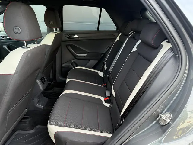 Volkswagen T-Roc 1.5 TSI Sport 2018 Benzine 13
