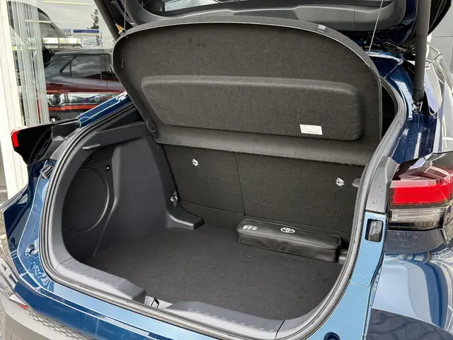 Toyota C-HR 1.8 Hybrid Executive 2023 Hybride Benzine 9