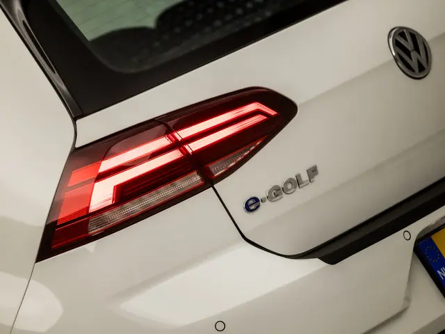 Volkswagen e-Golf Sport 2018 Elektrisch 25