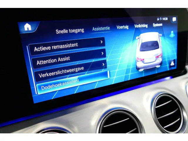 Mercedes-Benz E-Klasse 200 AMG Line 2020 Benzine 39