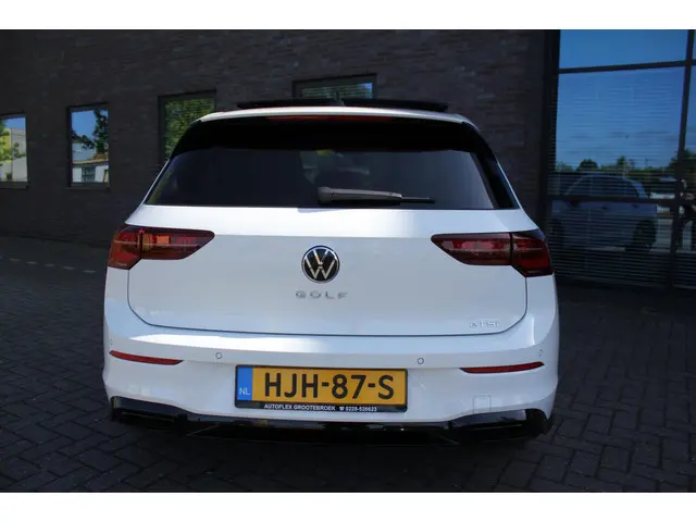 Volkswagen Golf 1.5 eTSI R-Line 2024 Benzine 14