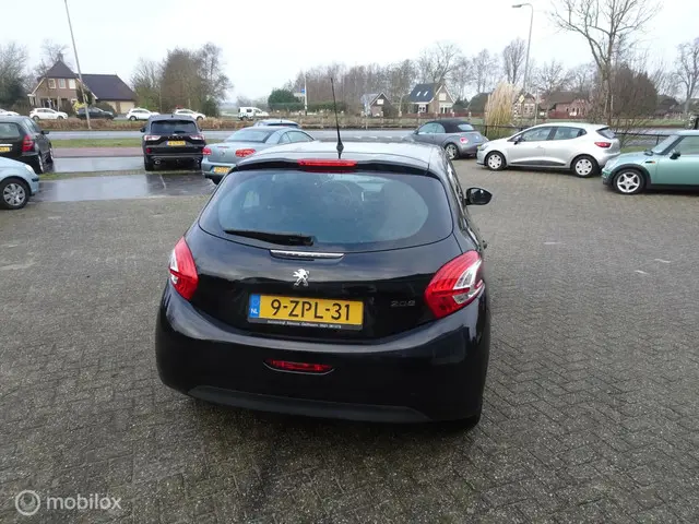 Peugeot 208 1.0 VTi Access 2014 Benzine 3