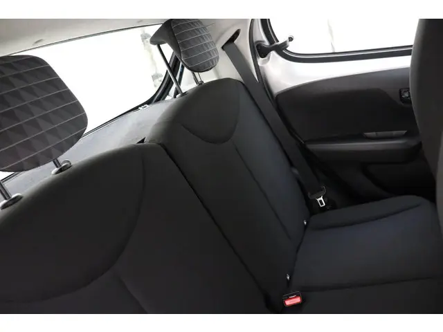 Peugeot 108 1.0 e-VTi Active 2021 Benzine 13