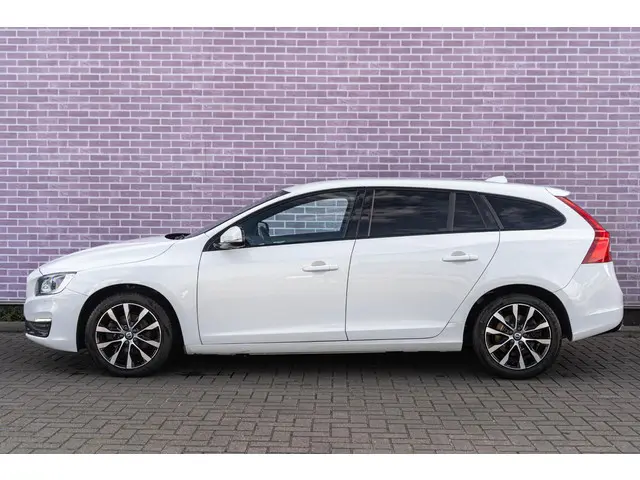 Volvo V60 2.0 T4 Ocean Race 2018 Benzine 8