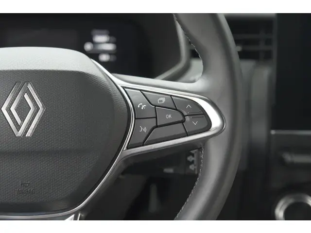 Renault Clio TCe 90 GPF techno 2025 Benzine 35