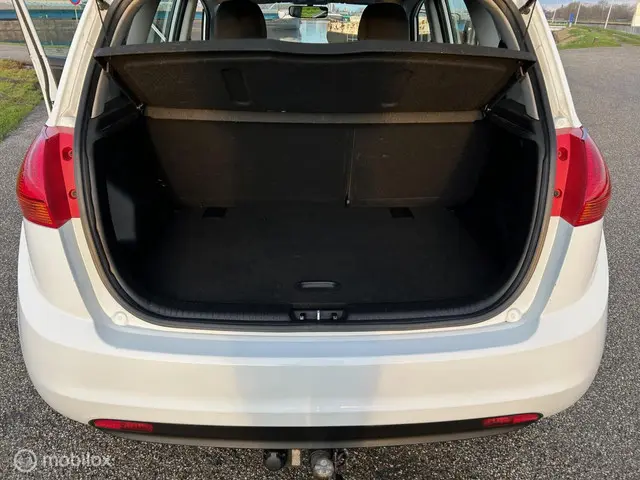 Kia Venga 1.4 CVVT Plus Pack 2013 Benzine 5