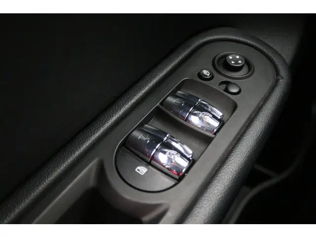 MINI Countryman Mini 1.5 Cooper 2017 Benzine 26