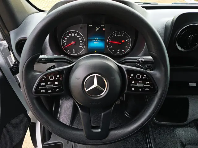 Mercedes-Benz Sprinter 317 1.9 CDI L2 H2 RWD 2022 Diesel 22
