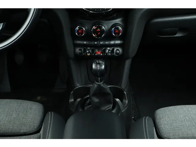 MINI Cooper Mini 1.5 Pepper Business 2016 Benzine 32