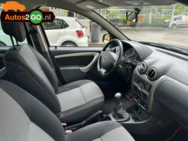 Dacia Duster 1.6 SCe 4x2 2012 Benzine 18