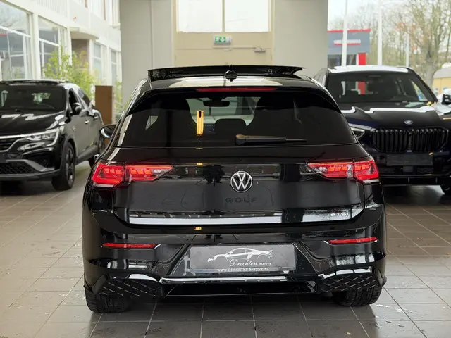 Volkswagen Golf 1.5 R Line 2025 Hybride Benzine 16