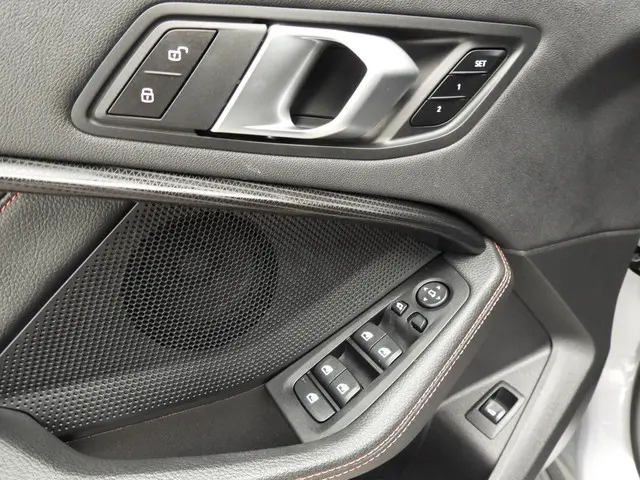 BMW 1 Serie 5-deurs 128ti 2024 Benzine 23