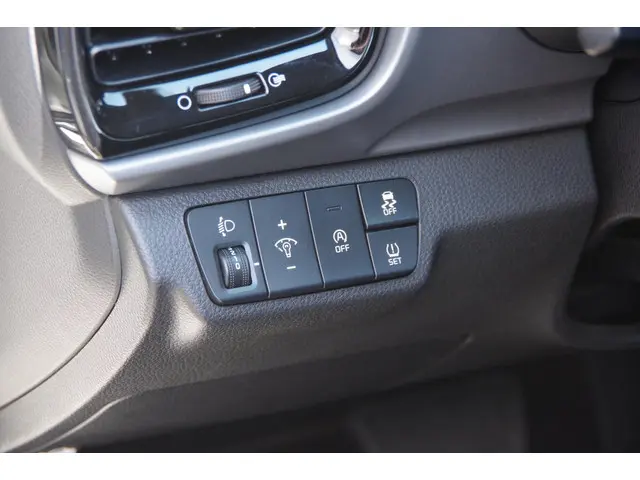 Kia Stonic 1.0 T-GDi DynamicPlusline 2023 Benzine 6