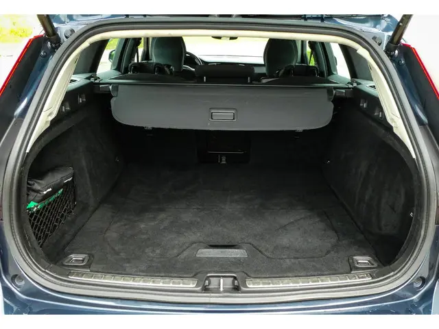 Volvo V60 2.0 B4 Momentum Business 2021 Hybride Benzine 23