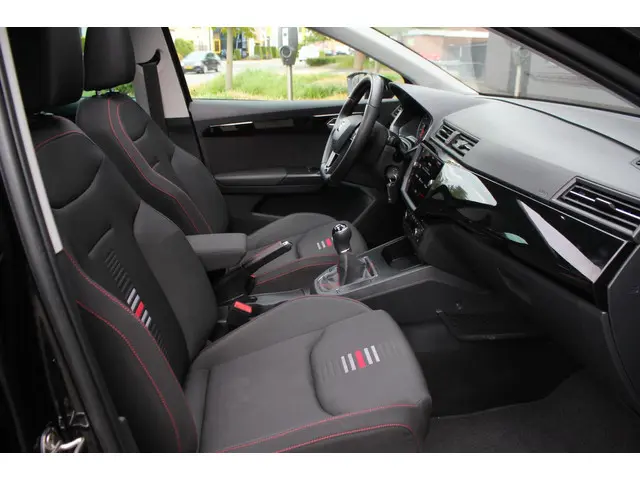 SEAT Ibiza 1.0 TSI FR Business Intense pano 2017 Benzine 14