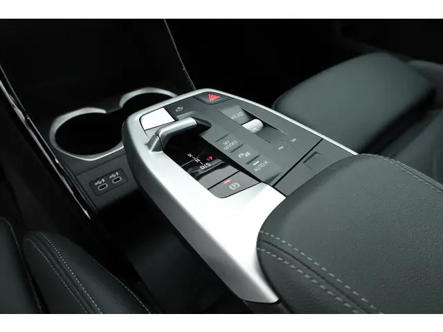 BMW X1 xDrive25e M Sport 2023 Hybride Benzine 6