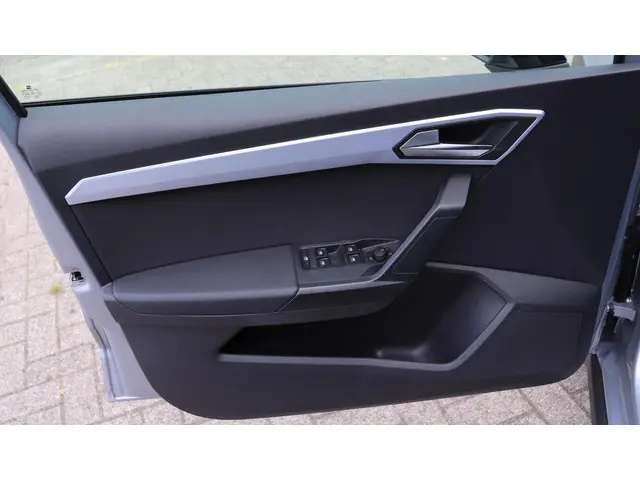 SEAT Arona 1.0 EcoTSI Style Business Connect 2024 Benzine 5