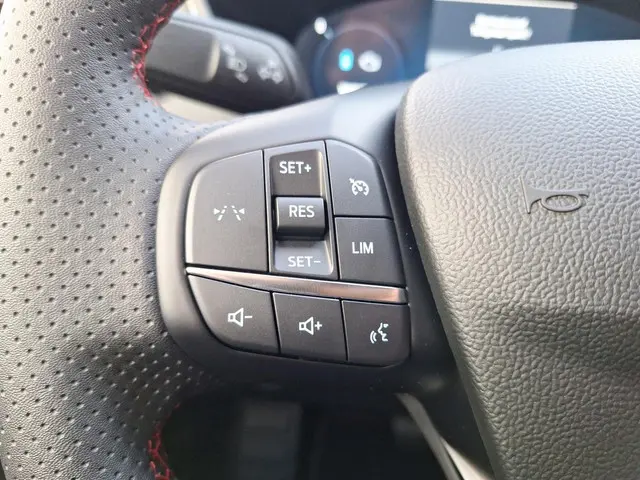 Ford Kuga 2.5 PHEV ST-Line 2025 Hybride Benzine 10