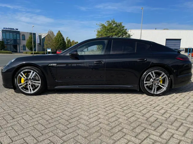 Porsche Panamera 4.8 Turbo S#550PK#Bomvol 2012 Benzine 2