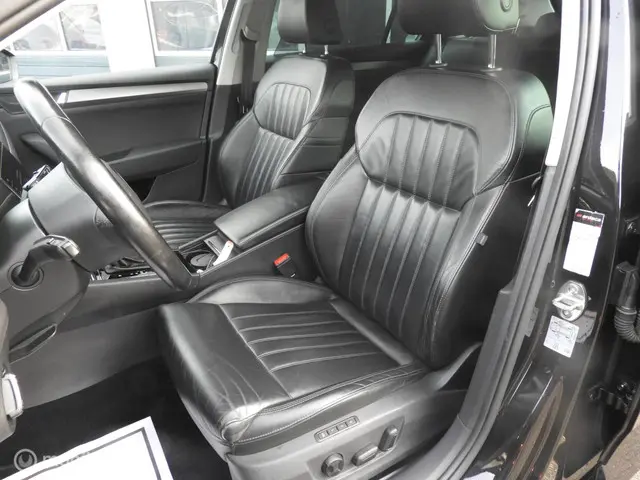 Škoda Superb Combi 1.4 TSI Leder , Camera 2017 Benzine 11
