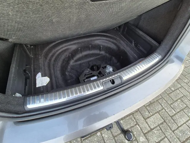 SEAT Leon ST 1.4 EcoTSI FR Connect 2016 Benzine 32