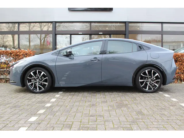 Toyota Prius 2.0 Plug-in Executive 2024 Hybride Benzine 5