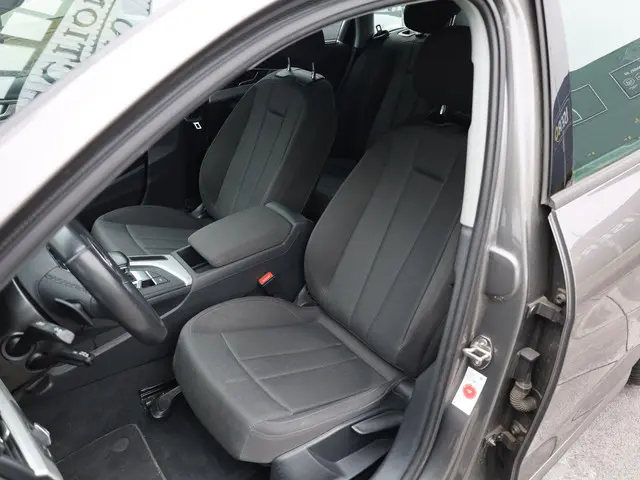 Audi A4 Avant 40 TFSI Advanced Edition 2020 Benzine 6
