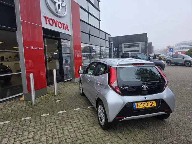 Toyota Aygo 1.0 VVT-i 5-Deurs X-Play 2020 Benzine 11