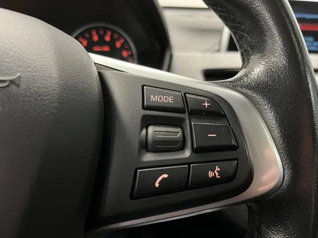 BMW X1 xDrive20i High Executive 2018 Benzine 26