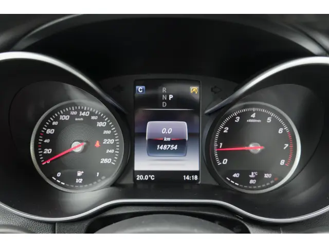 Mercedes-Benz C-Klasse C200 AMG 184pk 2017 Benzine 21