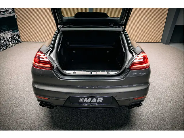 Porsche Panamera 4.8 GTS 2015 Benzine 17