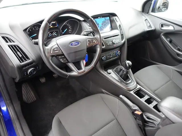 Ford Focus Wagon 1.0 Titanium- 2018 Benzine 2