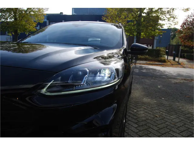 Ford Kuga 2.5 PHEV ST-Line X 225pk 2022 Hybride Benzine 11